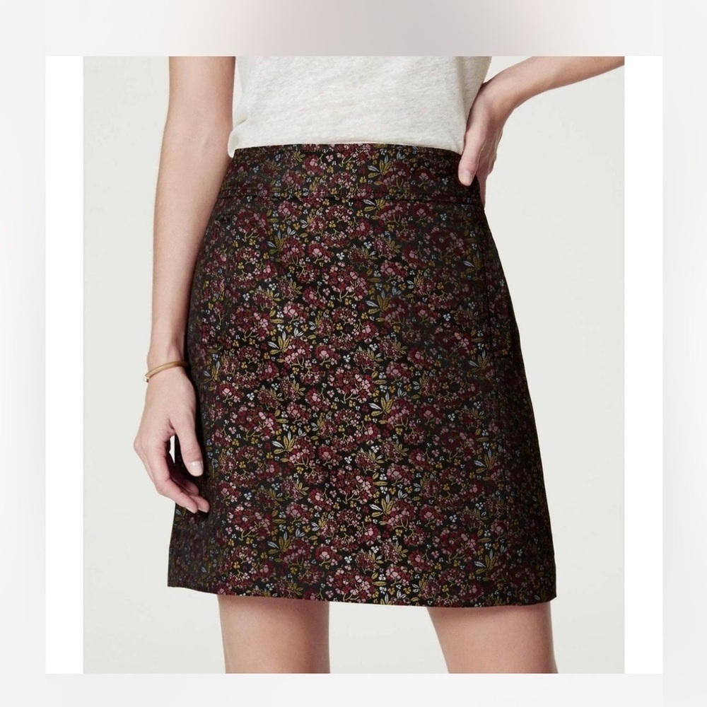 COPY - Ann Taylor Loft mini skirt with the floral print a size 4